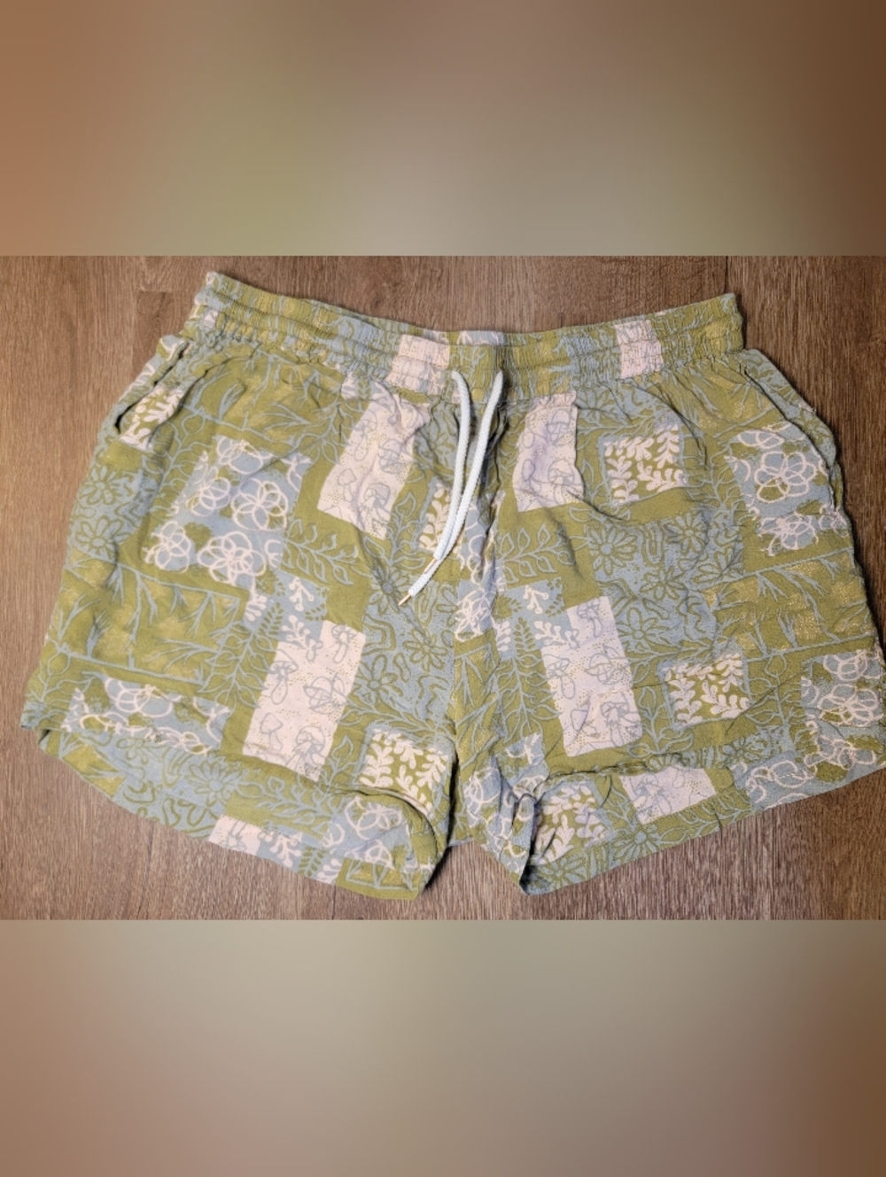 Cozy Lightweight Mushroom And Flower Shorts - Size Large - Earthbound